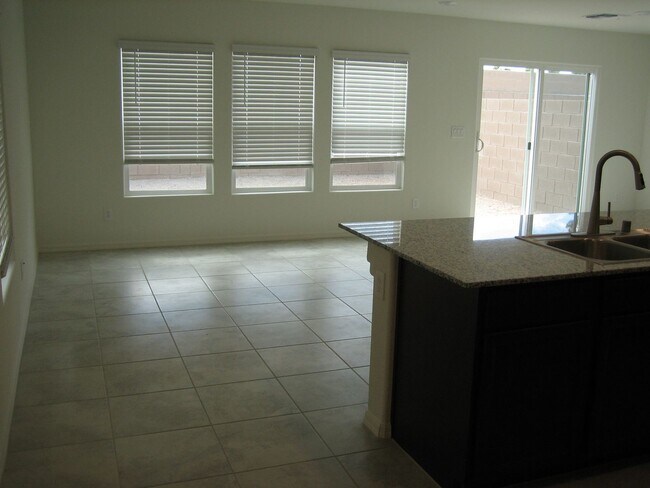 Foto del edificio - Beautiful 3 Bd, 2.5 bt Two Story home in a gated community with 2 car garage.