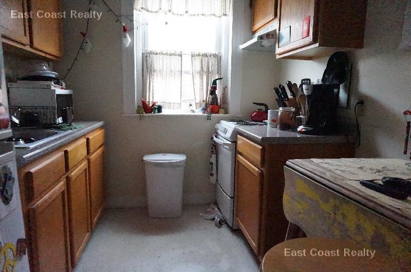 Primary Photo - 165 Kelton St