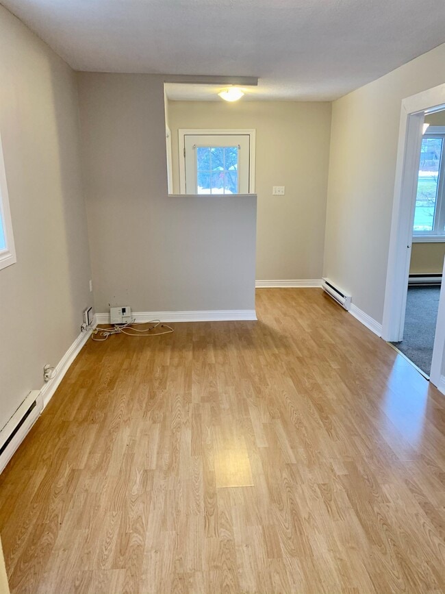 Building Photo - 112 Airport Heights Dr