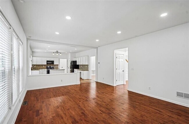 Foto del edificio - 5157 Wellisford Ct NW