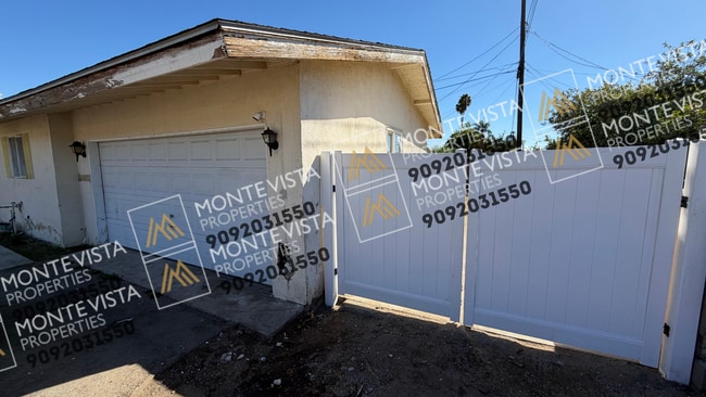 Photo - 277 W Holly St House