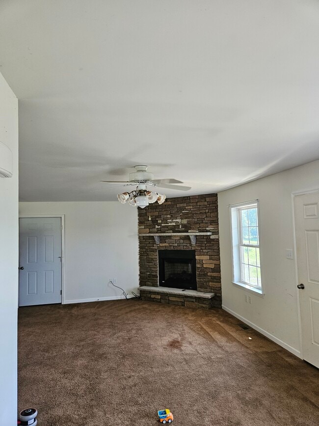 Building Photo - 371 Yucha Rd