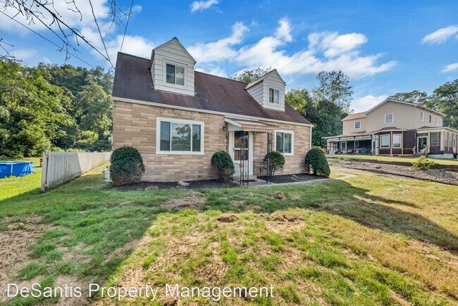Foto del edificio - 3 br, 1 bath House - 1320 Main Street