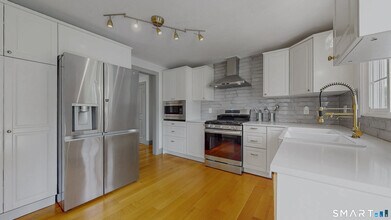 Building Photo - 444 Highland St