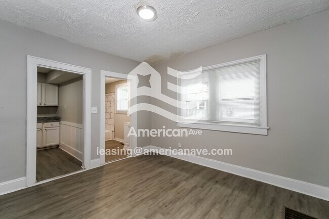 Building Photo - 725 N Bosart Ave