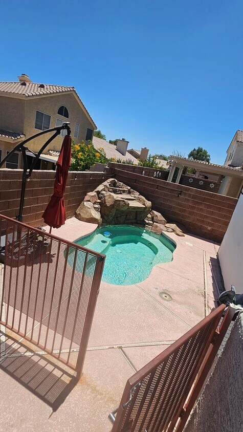 Foto del edificio - NW single Story!!! Small Pool!!!! Solar Pa...