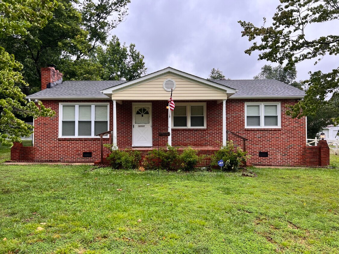 16005 Meridian Ave, Chester, VA 23831 House Rental in Chester, VA