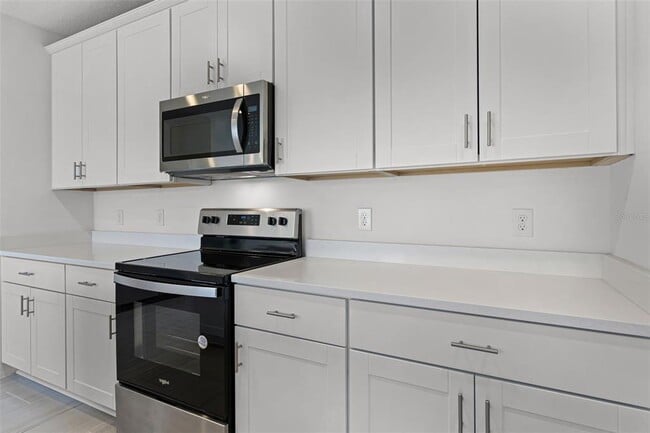Foto del edificio - 4751 Bernard Blvd