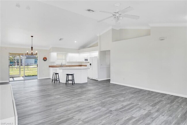 Foto del edificio - 924 NW 12th Pl