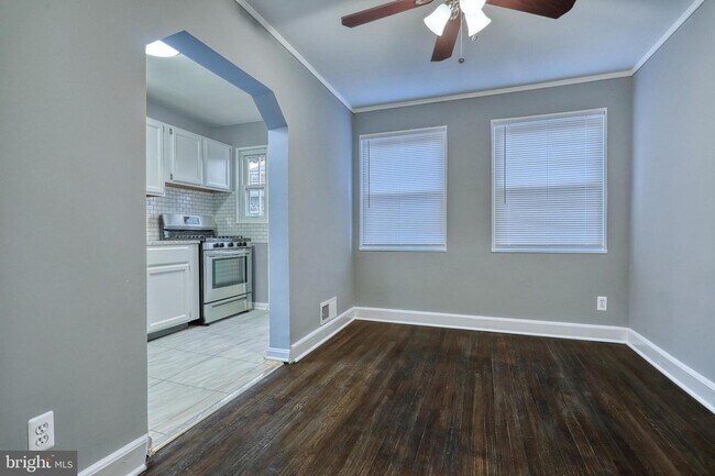 Foto del edificio - 1608 Inverness Ave