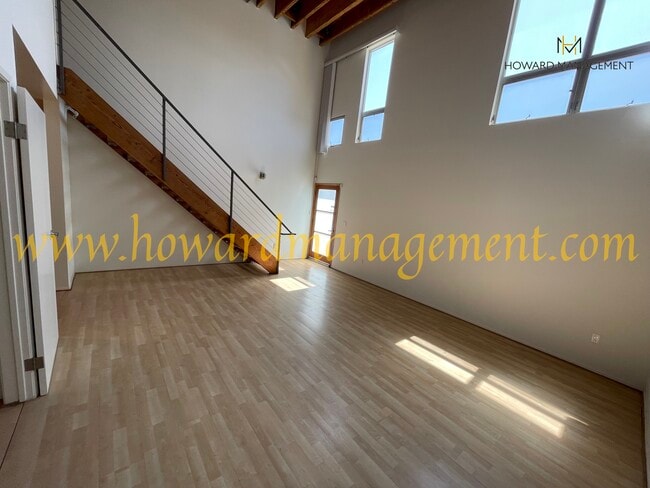 Building Photo - 1011 Pico Blvd