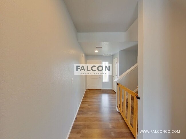 Foto del edificio - 9279 Birr Ct