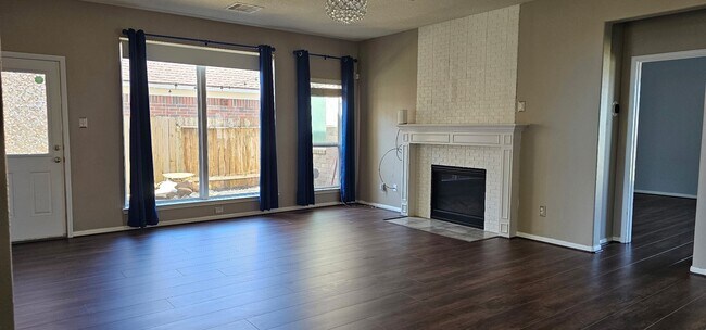 Foto del edificio - 5827 Annatto Dr