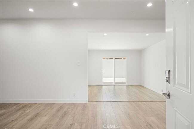 Foto del edificio - 6933 White Oak Ave
