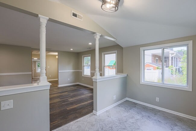 Building Photo - 407 Venton Rd