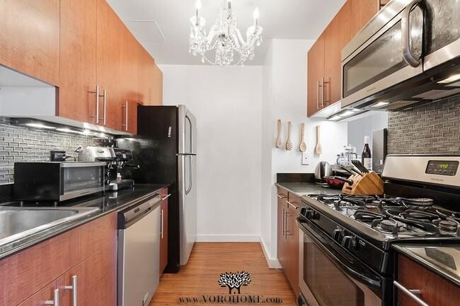 Building Photo - Heart of Financial District~No Broker Fees...