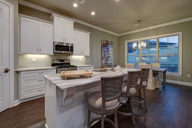 Building Photo - 32 Chenal Village Cir