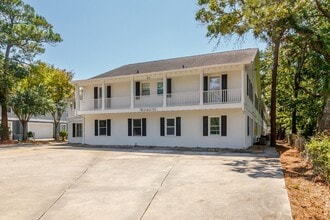 Building Photo - 403 71st Ave N