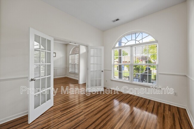 Foto del edificio - 125 Coldsprings Dr