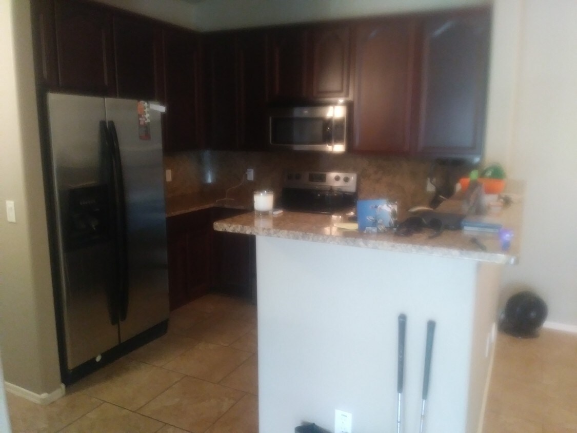 Kitchen - 2402 E 5th St