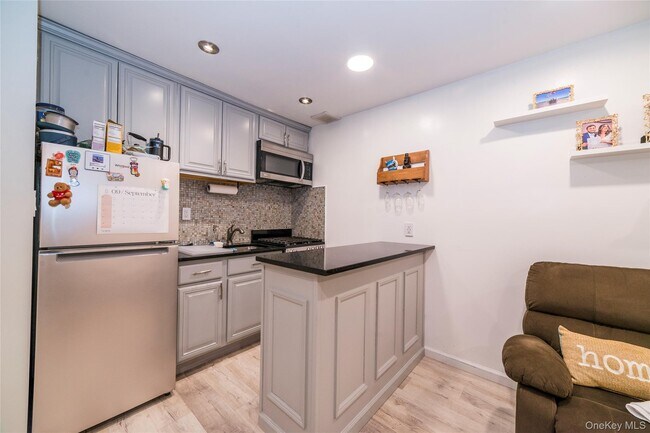 Foto del edificio - 2261 Palmer Ave