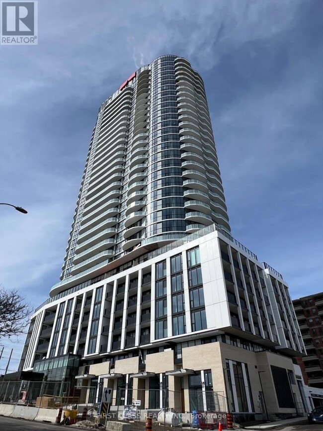 Building Photo - 1 Fairview Rd E