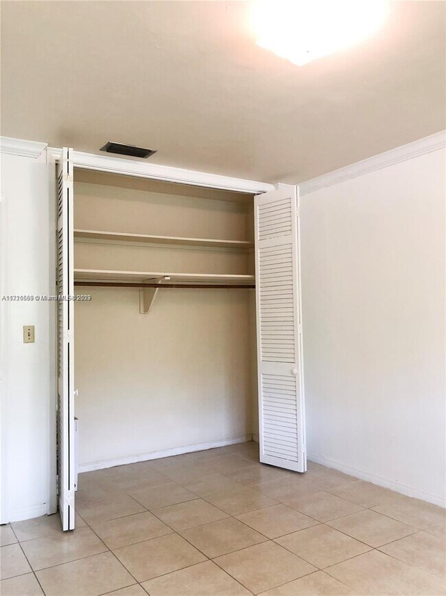 Building Photo - 2641 Polk St