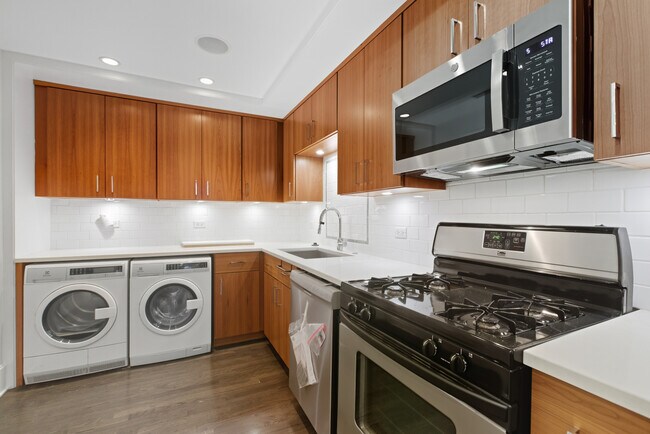 Foto del edificio - 643 W Roscoe St