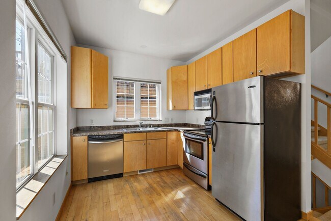Building Photo - 18 N Baldwin St