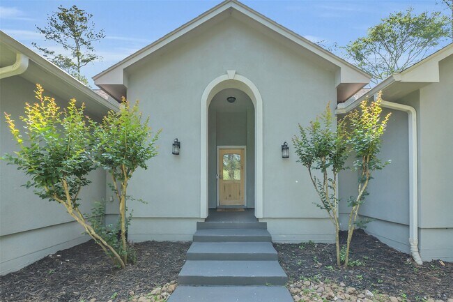 Building Photo - 44 Lake Forest Cir