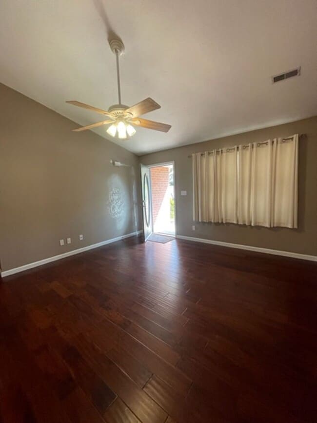 Building Photo - Hardin Valley Knoxville 37932 - 4 bedroom, 2 bath home - Call Ed Johnson 865-924-5045