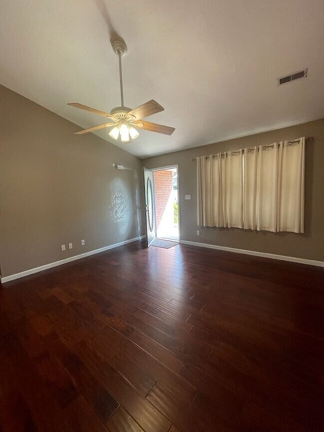 Foto del edificio - Hardin Valley Knoxville 37932 - 4 bedroom, 2 bath home - Call Ed Johnson 865-924-5045