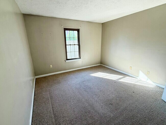 Foto del edificio - 311 Raines St