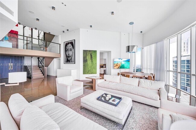 Foto del edificio - 18101 Collins Ave