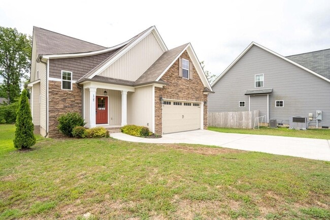 Building Photo - 1725 Oakvale Dr