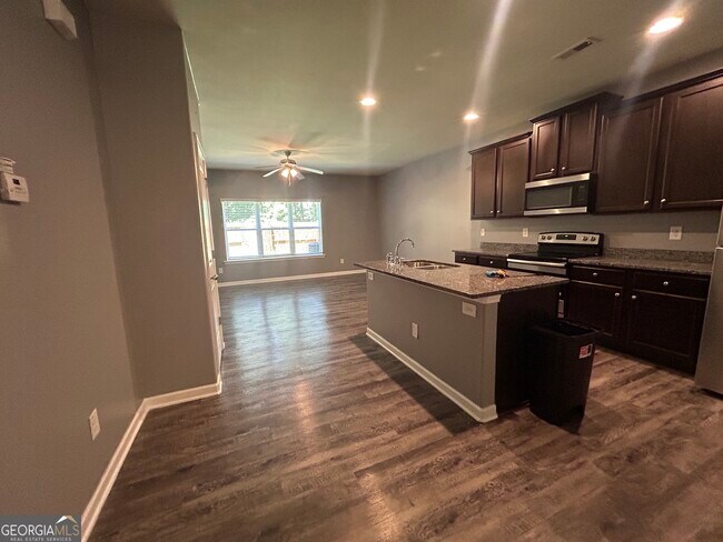Building Photo - 6125 Oakley Rd
