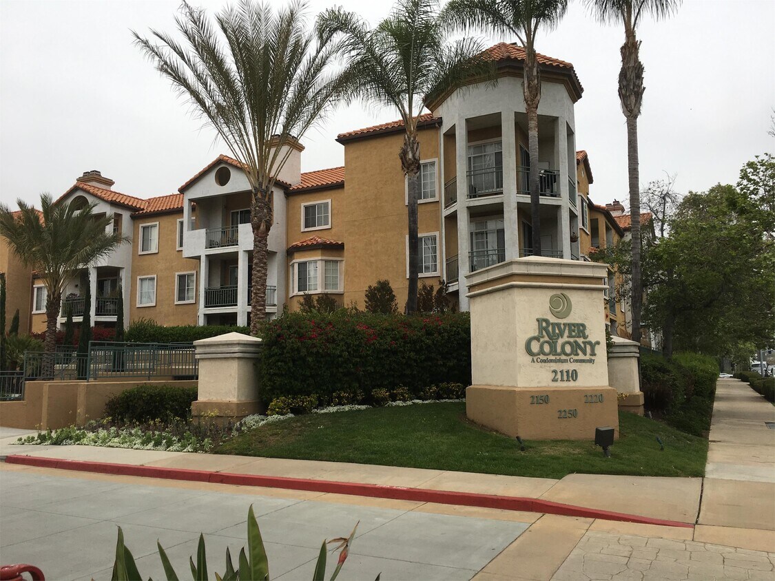 2050 Camino De La Reina, San Diego, CA 92108 Townhouse for Rent in