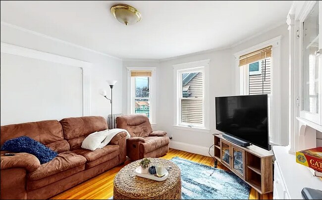 Foto del edificio - 243 Summer St