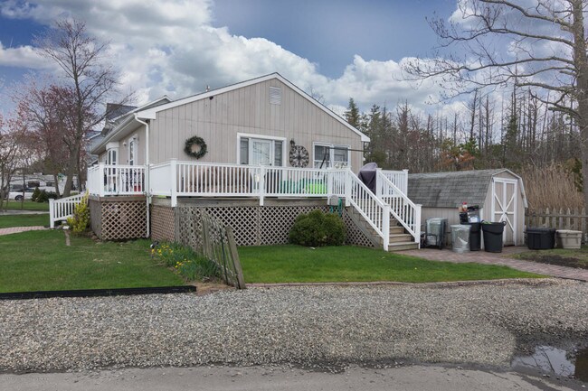 Building Photo - 307 Paradise Point Blvd