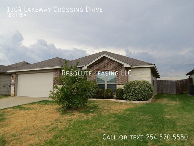 Foto del edificio - 1304 Lakeway Crossing Dr