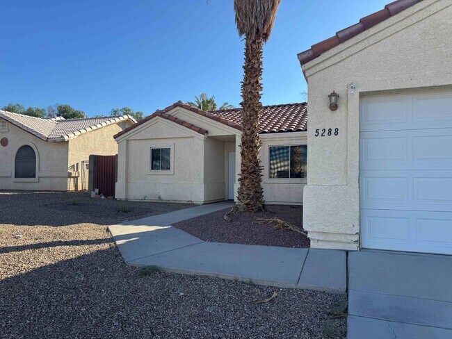 Building Photo - Charming 3-Bed 2-Bath Home on Spacious Lot...
