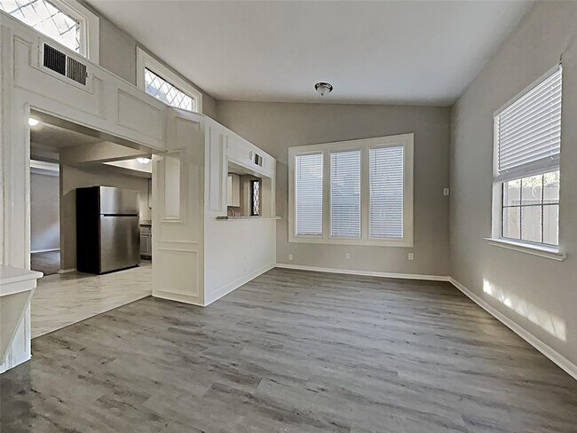 Foto del edificio - 23414 Cimber Ln