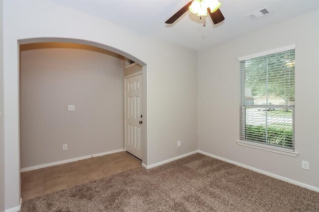 Building Photo - 16342 River Wood Ct