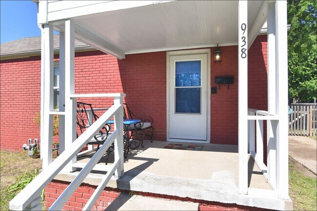 Building Photo - 3 br, 1 bath House - 938 S Vandalia Ave