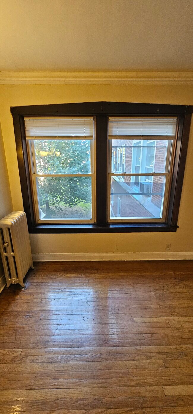 Foto del edificio - 4411 N Winchester Ave