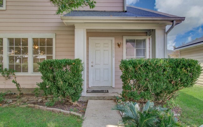 Building Photo - 15850 E Park Ct