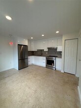 Building Photo - 2865 SW 16th St