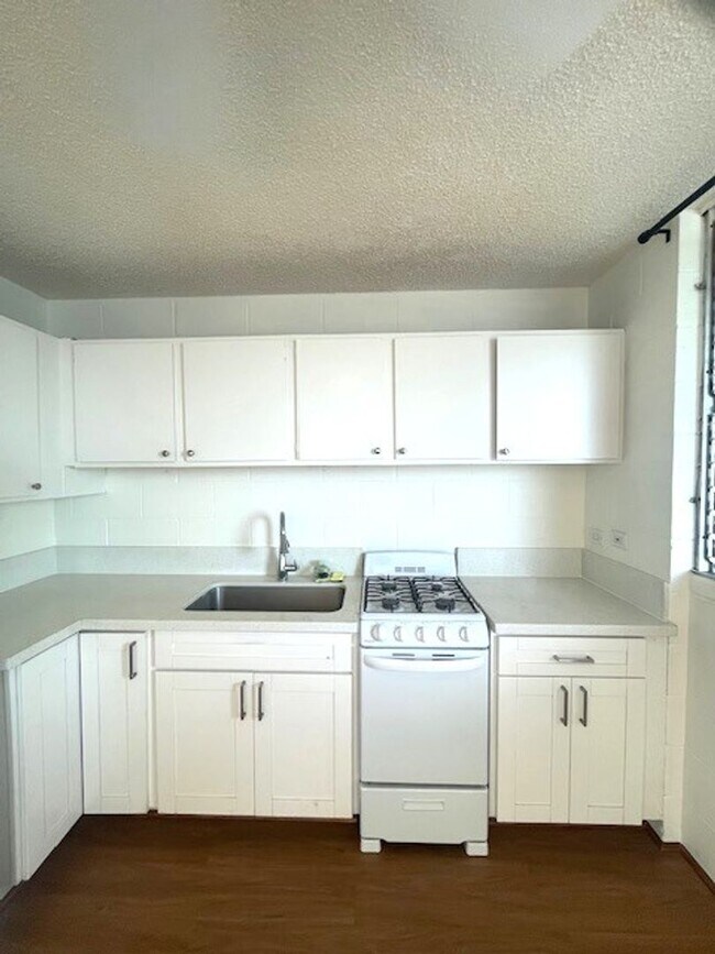 Foto del edificio - Renovated 2 Bedroom / 1 Bath in Honolulu
