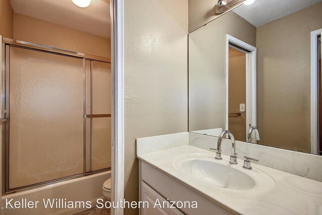 Building Photo - 6633 N Camino De La Tierra