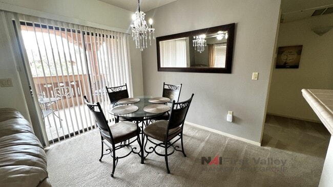 Building Photo - 1 Bedroom, 1 Bath Executive